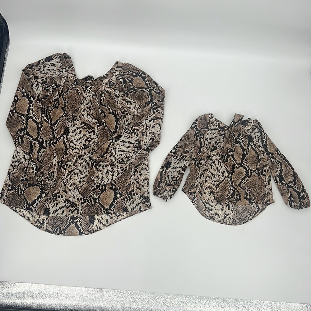 Bailey's Blossoms NWOT Mommy & Me Snake Print Blouses Women's sz. S Kids sz. 3T